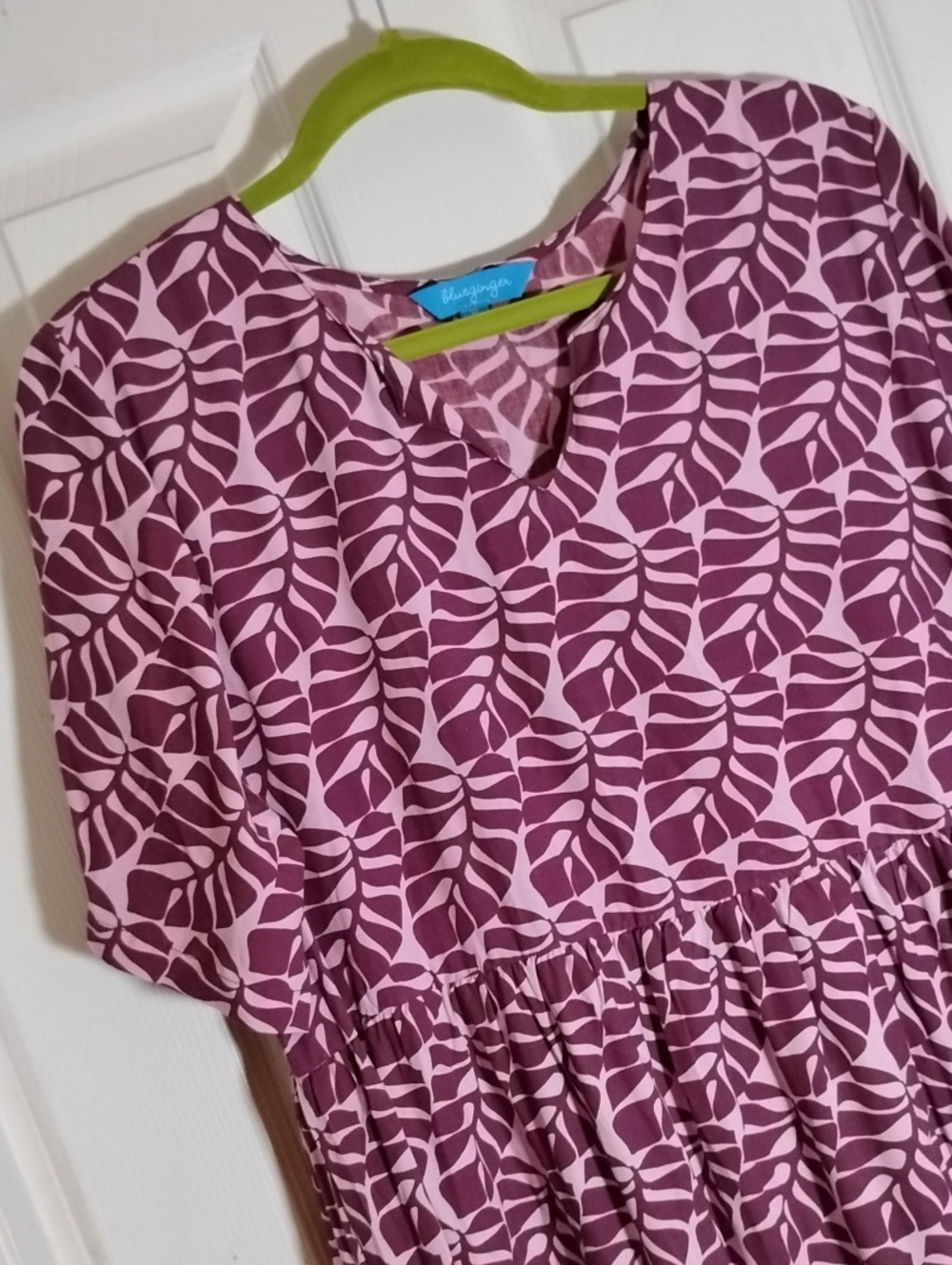 Hawaiian Leaf-Print Relaxed Maxi Dress in Mauve and Dusty Rose Blue Ginger - Picture 3 of 14